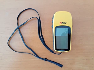Garmin Etrex Handheld GPS Navigation Receiver Outdoor - Picture 1 of 8
