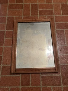 Antiker Vintage Holzrahmen abgeschrägter Spiegel 27,5” x 21” - primitiv - Bild 1 von 4