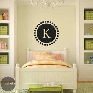 Calcomanía de pared de vinilo con monograma de círculo de una sola letra - Imagen 1 de 5
