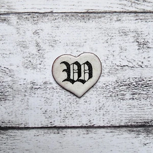 1970er Herz weiß Buchstabe W Emaille Vintage Verzierung Fraktur Name Liebe Retro - Picture 1 of 2