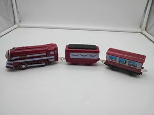 Thomas Tank Engine Motorizado Trackmaster Caitlin Tren Pasajeros Coches de Carbón 2012 - Imagen 1 de 7