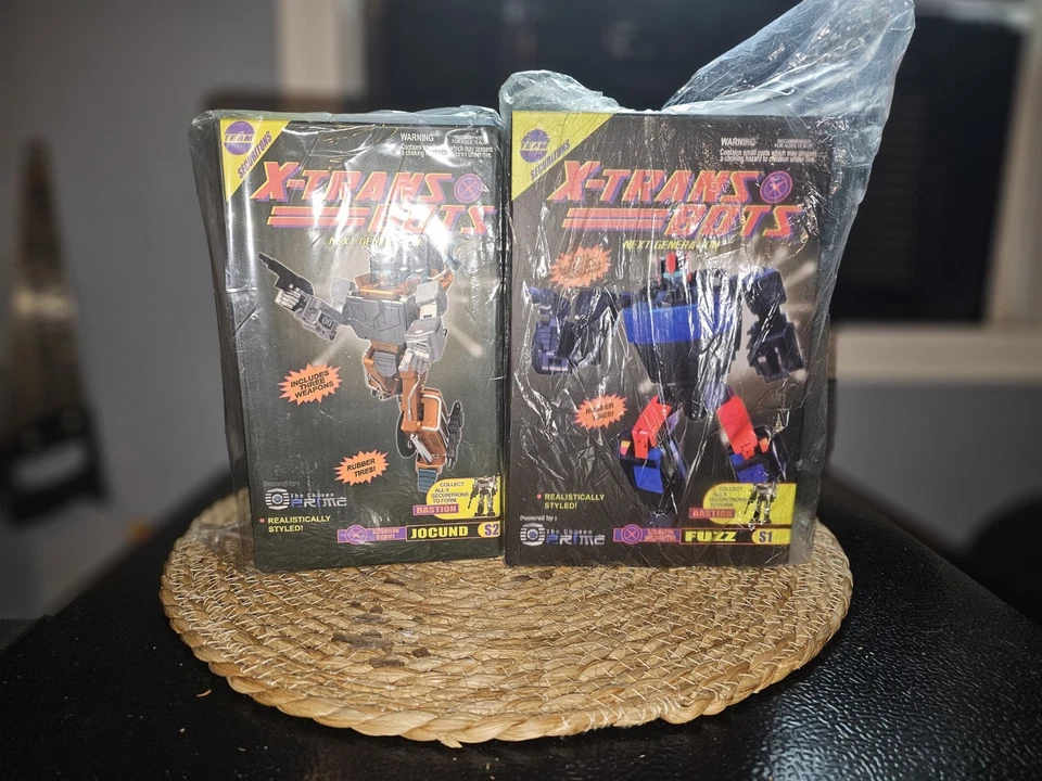 X-Transbots MX-30B FUZZ (G2 Deco) - Image 1 of 4