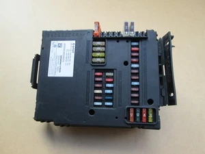 08-15 SMART FORTWO FRONT SAM FUSE RELAY BOX BODY CONTROL MODULE BCM A4515401550 - Picture 1 of 3