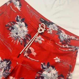 Oakley Men Red Blue Waves Hawaiian Flowers Y2K Polyester Swim Trunks 34 NWoT - Picture 1 of 10
