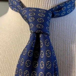 HERMÈS Cravatte vintage tennis ball print silk necktie - Picture 1 of 10