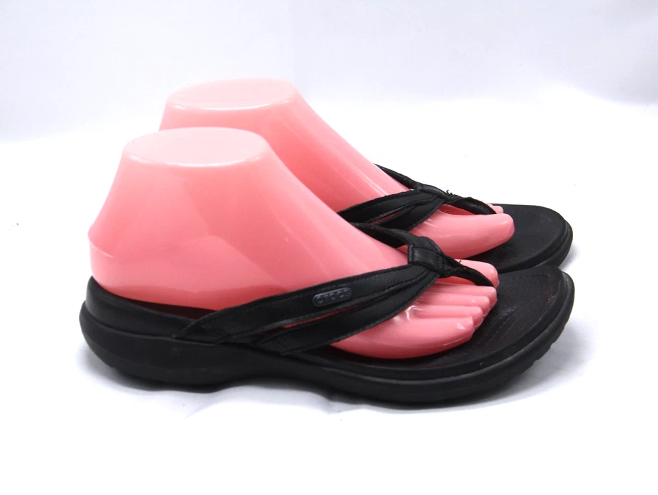 Sandalias clásicas Crocs Capri para mujer talla 9 chanclas de cuero negras tanga Foto 1 de 4