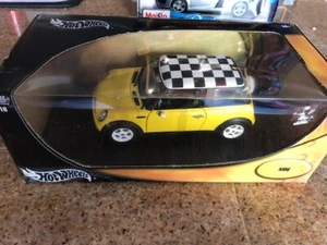 Hot Wheels Mini Cooper 1:18 Scale Diecast Metal Model Car 2002 Gold Edition - Picture 1 of 1