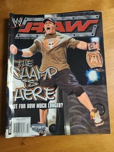 WWE Magazine Raw Holiday 2005 John Cena The Champ Is Here Cover Christmas - Foto 1 di 2