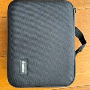 Godox MF12-K2 TTL Macro Flash 2-Light Kit With Battery & Color Filter Diffuser - Picture 1 of 19