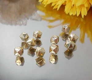 Acryl Perlen Würfel 8 mm facettiert in gold 20 Stück - Bild 1 von 2