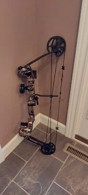 barnett vortex youth compound bow - Image 1 of 4