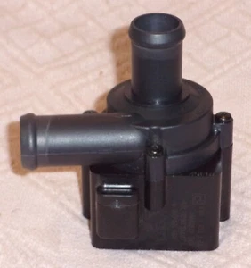 **NOT WORKING - FOR PARTS** OEM Auxiliary Coolant Pump 059121012A - VW / AUDI - Picture 1 of 4