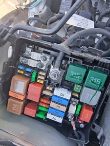 Citroen C4 Cactus 2020 1,5 diésel caja de fusibles caja de relé 98048580 - Imagen 1 de 4