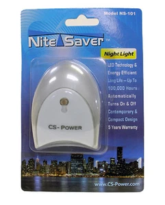 Nuevo Estilo Moderno Luz Nocturna LED Single Nite Saver por CS Power - Blanco - Imagen 1 de 3