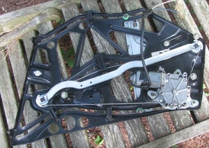 99-02 MERCEDES W208 CLK320 CLK430 REAR POWER WINDOW REGULATOR PASSENGER RIGHT RH - Picture 1 of 7