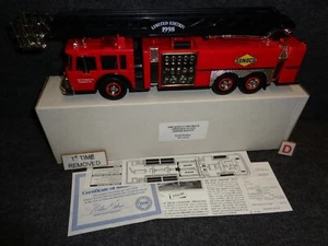 Sunoco BLACK LADDER Fire Truck MARCUS HOOK Philadelphia, PA Christmas in July D - Picture 1 of 6