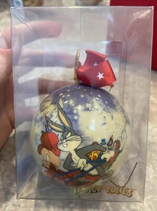 De colección 1995 Warner Bros Matrix Looney Tunes Navidad Bola Adorno Bugs Bunny - Imagen 1 de 4