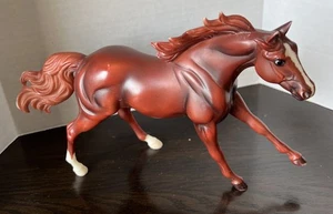 Breyer American Quarter Horse Hengst Leber Kastanie Tierkreation. L - Bild 1 von 7