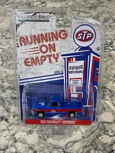 Greenlight 1987 STP Chevy Silverado Blown Engine 1/64 - Picture 1 of 1