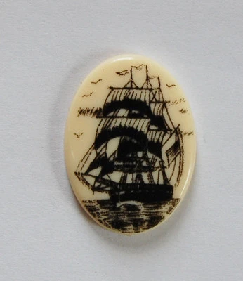 DE COLECCIÓN PLÁSTICO BARCO ALTO GOLETA CABINA OVALADA 22 x 30mm NÁUTICA  Foto 1 de 2