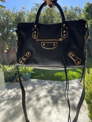 Bolsa de cidade M BALENCIAGA couro preto motocross borda metálica 100% autêntica EXCELENTE  - Imagem 1 de 4