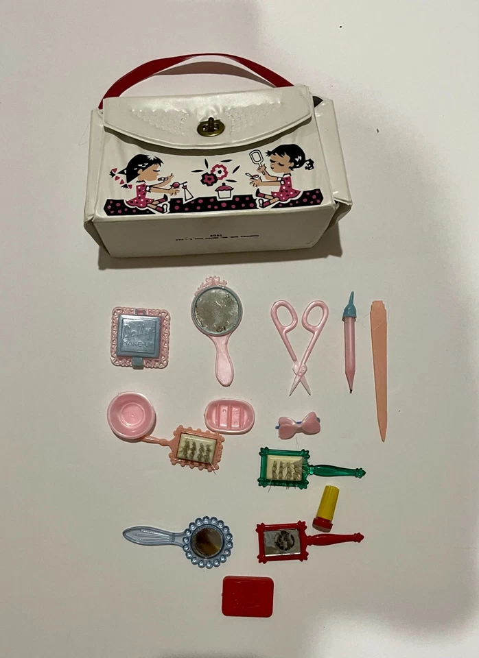 Conjunto de vaidade de brinquedo original Hasbro com estojo década de 1960 maquiagem/cabelo/unhas para meninas - Antigo raro - Imagem 1 de 4