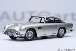 1:18 Aston Martin DB5 -- Birch Silver -- AUTOart 70287 - Picture 1 of 8