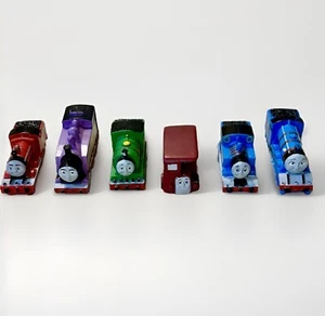 THOMAS Cake Toppers 1,5” treno in miniatura e amici: artigianato, ornamenti, bomboniere - Foto 1 di 11