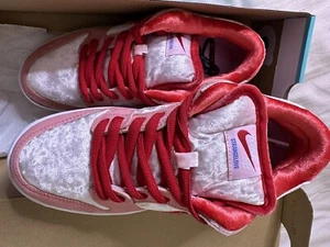 Nike Dunk Low SB x StrangeLove Valentines Day | UK 6 US 7 AUTHENTIC BRAND NEW - Picture 1 of 11