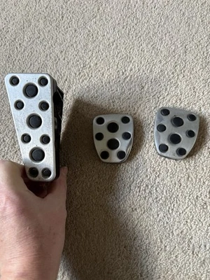 SUBARU Impreza Pedal Covers And Footrest. - Image 1 of 4