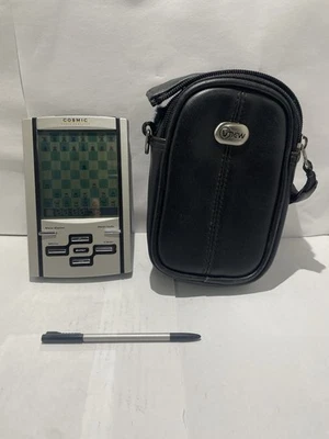 Computadora de ajedrez portátil Saitek Cosmic pantalla táctil portátil con estuche y Sytlus Foto 1 de 4