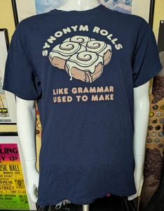Camiseta Divertida Sinónima Rollos Como Gramática Usada Para Hacer XL Academia Inglesa - Imagen 1 de 4