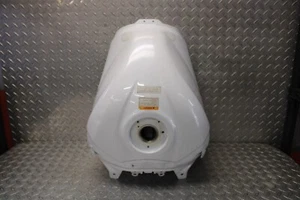 17 / 24 Suzuki GSXR1000 / GSXR 1000 Fuel Gas Tank OEM 44100-17K00-YKV - Picture 1 of 23