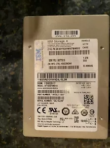 IBM 00YY019 1.6TB SAS-3 SFF 2.5" 12Gbps 528 Block Size eMLC SSD ST1600FM0013 - Afbeelding 1 van 1
