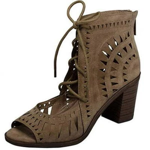 Breckelles Gabby Lasercut Stacked Chunky Heel Peep Toe Sandal - Picture 1 of 7