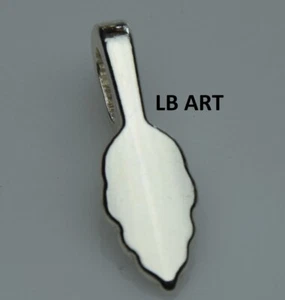 New Sealed 25 pack AANRAKU Medium Silver Plated Leaf Pendant Bails - Picture 1 of 11