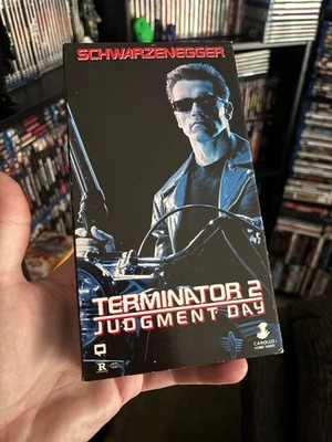 TERMINATOR 2: JUDGEMENT DAY (VHS 1991) Arnold Schwarzenegger - Image 1 of 3