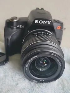 Sony Alpha A230 digitale 10,2-MP-Spiegelreflexkamera im Set mit Objektiv 18–55 mm - Bild 1 von 19