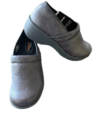 Женские клоги SafeTStep Comfort Slip on коричневые пейсли 5,5 - Изображение 1 из 4