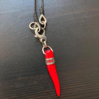 Collar Dolce & Gabbana Cuerno Rojo Italiano Cordón Negro Buena Suerte Longitud: 18.5" Foto 1 de 4