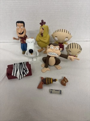 Family Guy Create-A-Figure 6 件套和零件 2013 Fox Chicken Monkey — 第 1/4 张图片