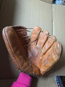 Regent 1960s Leather Baseball Glove BG231 RT Hand Throw Bobby Shantz FLAWS - Picture 1 of 9