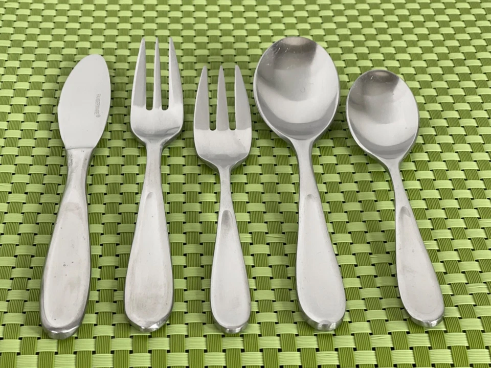 Farberware CONTOUR Stainless Glossy 18/0 Concave Flatware SMART CHOICE B119G - Image 1 of 1
