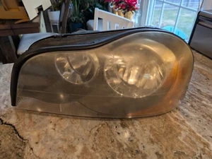 Volvo XC90 L-H Headlight Halogen Hazy Lens 30744009-9 OEM Yr 03-13 - Picture 1 of 6
