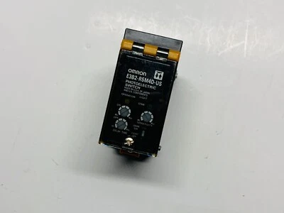 OMRON E3B2-R5M4D-US Photoelectric Switch Sensor - Image 1 of 4