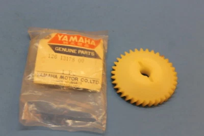 NOS Yamaha 1963-1964 YG1 1967-1968 YL2 Drive Gear 34T 126-13178-00-00 - Image 1 of 4