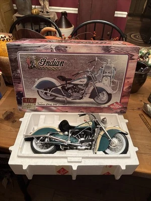 Guiloy 16226 Indian Chief 348 Motorcycle 1/6 SCALE-CAST Metal Model - Image 1 of 4