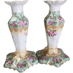 Candelabros de porcelana florales antiguos pintados a mano y dorados alemanes - Imagen 1 de 5