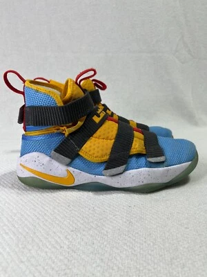 Zapatos de baloncesto Lebron Soldier II multicolores Nike triple correa talla 7Y Foto 1 de 4