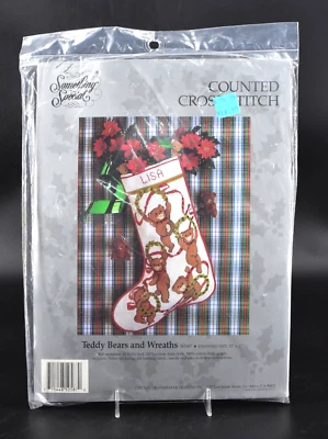 Kit de punto de cruz contado SELLADO 50587 osos de peluche y coronas medias de Navidad Foto 1 de 4